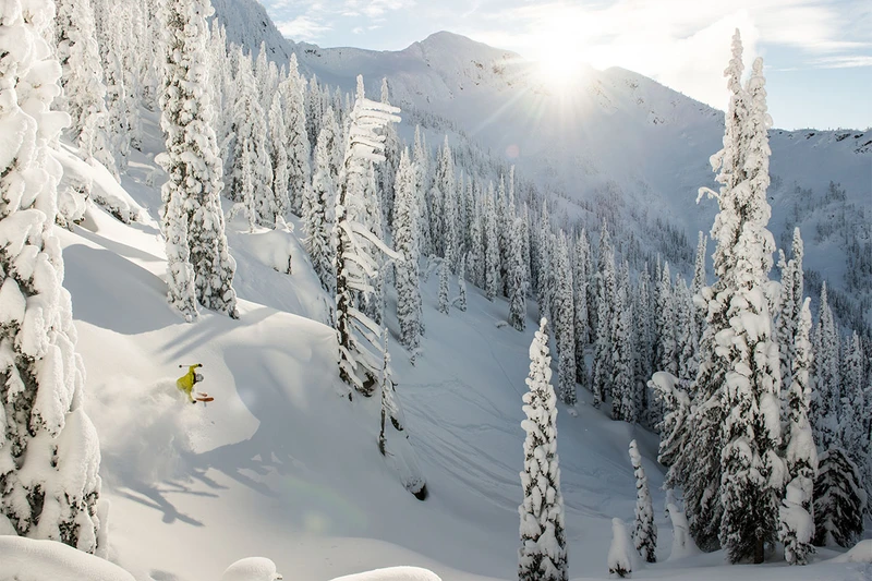 Playful Skiing in Whitewater © Destination BC / Kari Medig