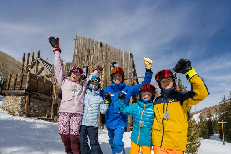 Kids with instructor in Park City © Vail Resorts, Markewitz
