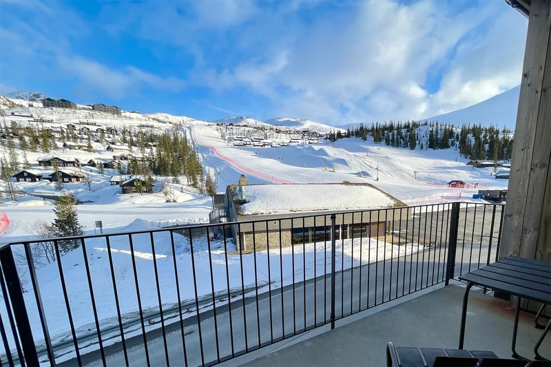 6908be4dcf9a4 Sportell balcony view Gausta