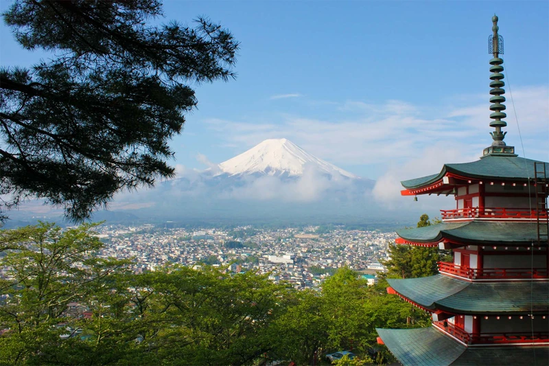 Chureito Pagoda and Mt Fuji, Tokyo - Photo David Edelstein