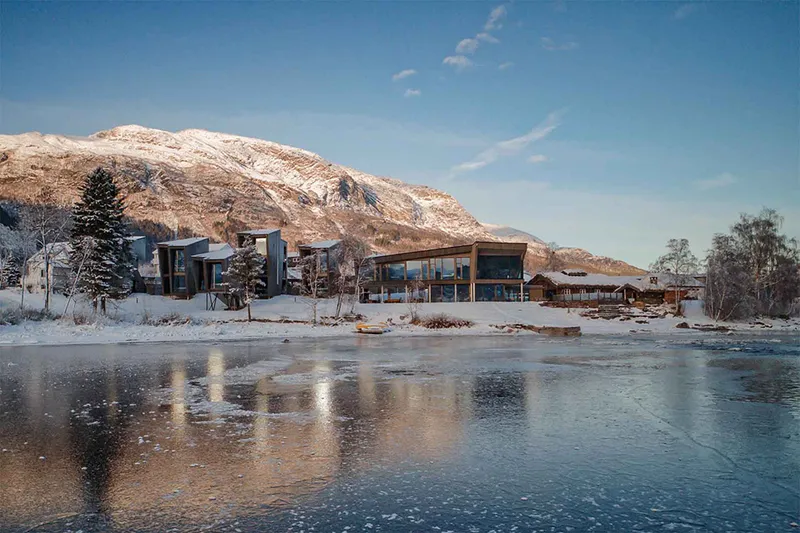 Elva Hotel & Restaurant, Voss - Exterior in Winter © Voss Active