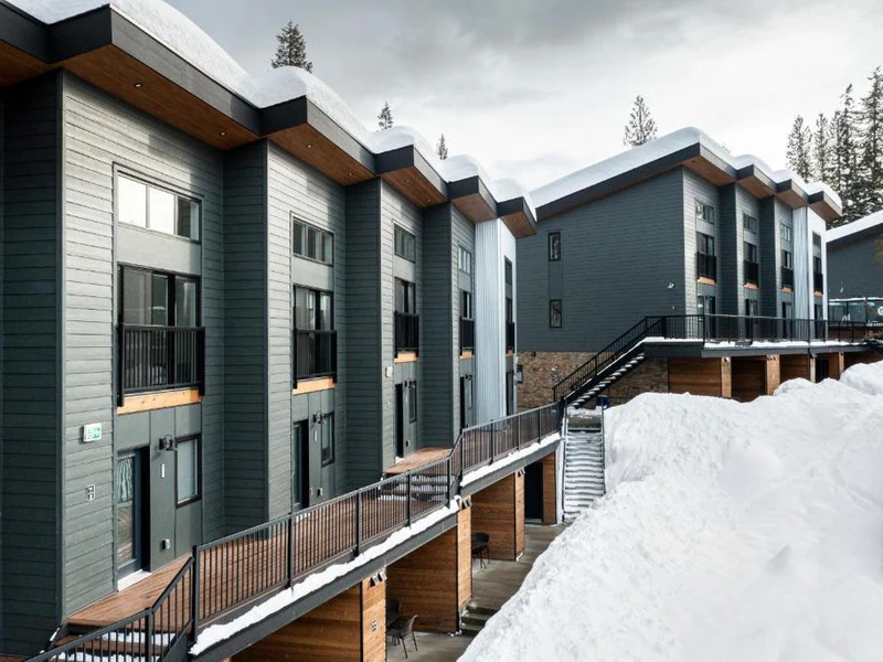 Basecamp Resorts Revelstoke Exterior 3