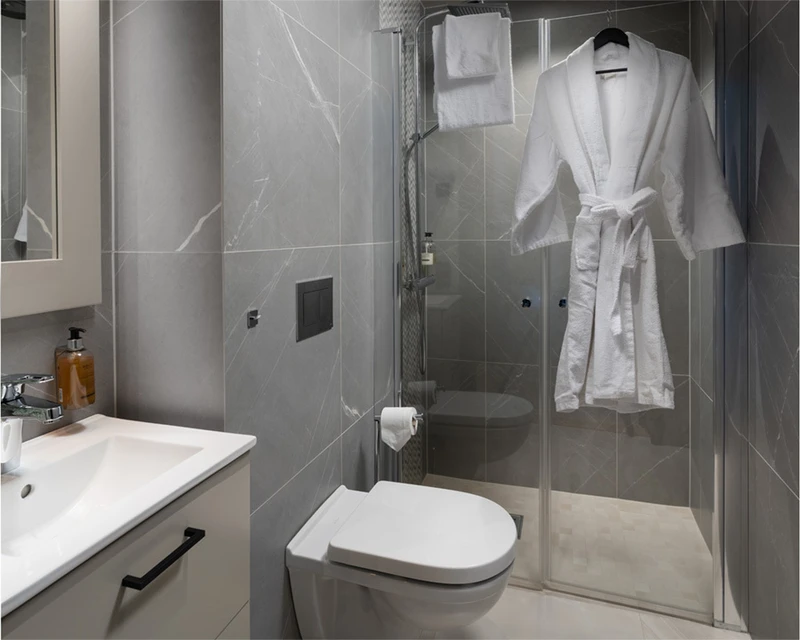 Grand Master Suite Bathroom 2 Riddergaarden Mountain Lodge