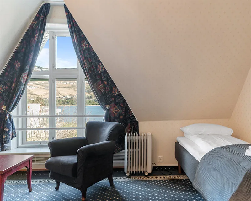 Historic Lake View Family Room single Fleischers Hotel