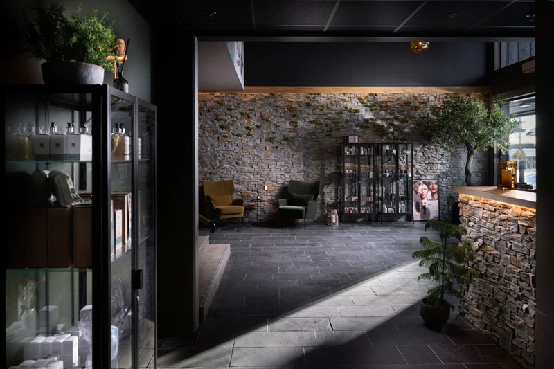 Empty lobby, Ridderbadet spa at Riddergaarden Mountain Lodge