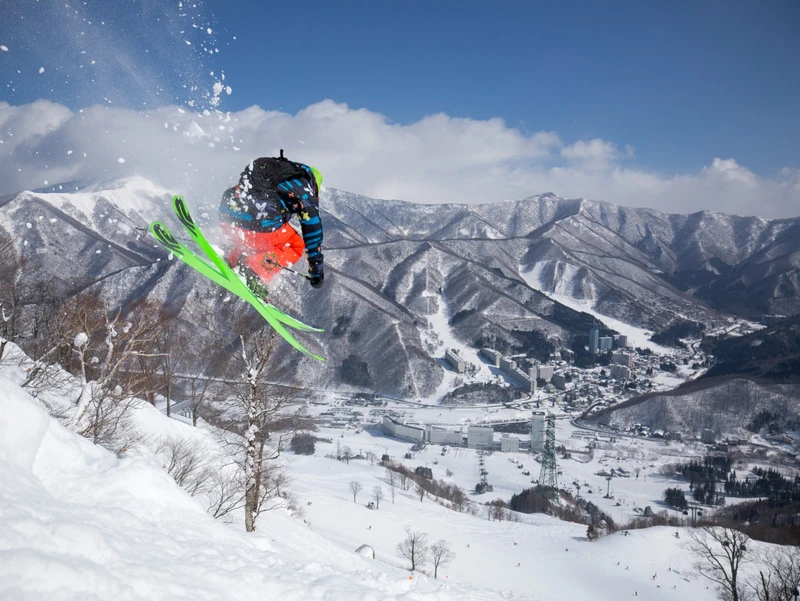 Skiing Jump in Naeba © Naeba Resort