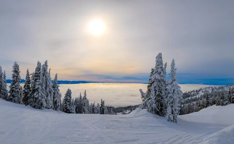 Snow and clouds in Big White Canada Simon Carr January 2026