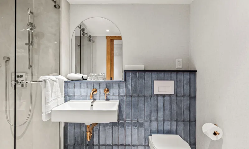 The Otter Hotel Room Bathroom