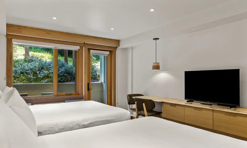 The Otter Superior Hotel Room 2 Queen Beds