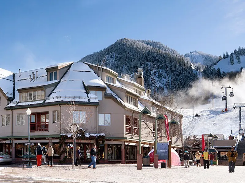 The Little Nell External