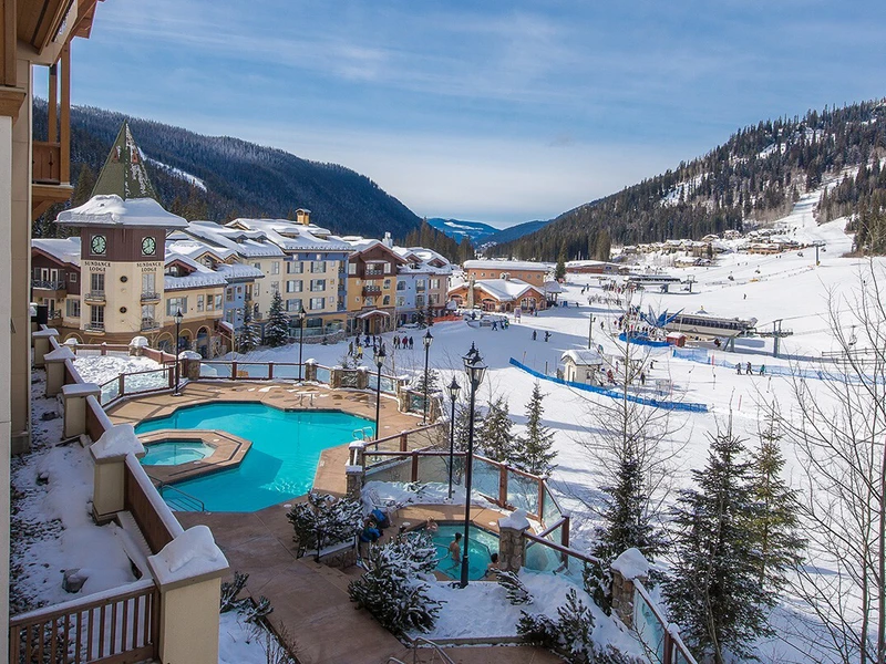 Sun Peaks Grand Hotel Exterior