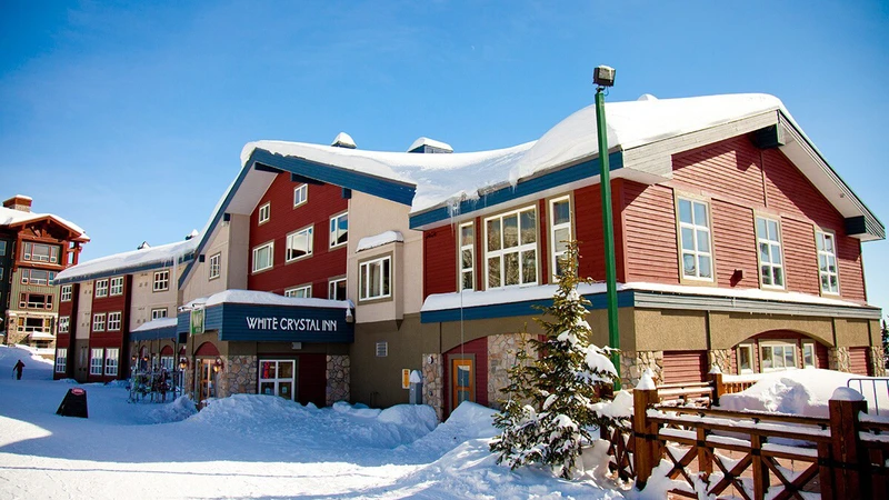 White Crystal Inn Exterior
