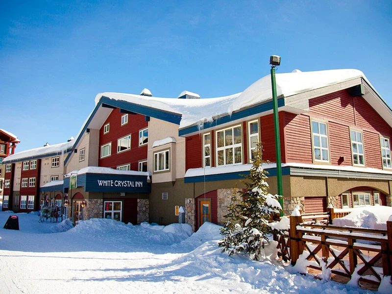 White Crystal Inn Exterior