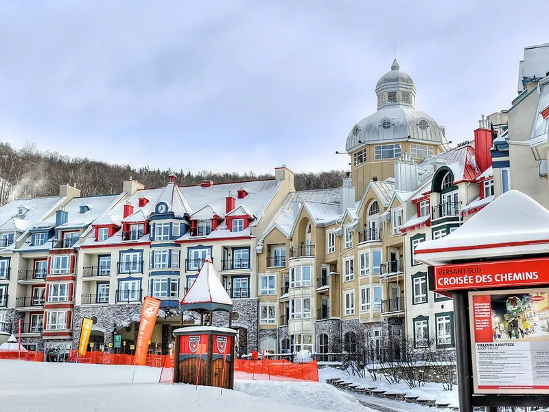 Sommet des Neiges Exterior