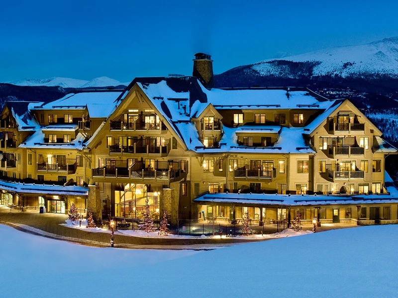Crystal Peak Lodge Exterior