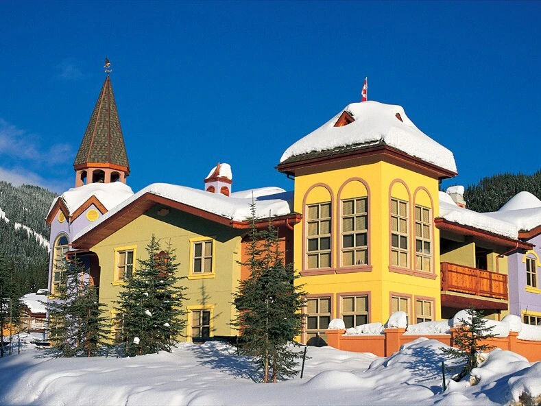 Crystal Forest Condos Exterior