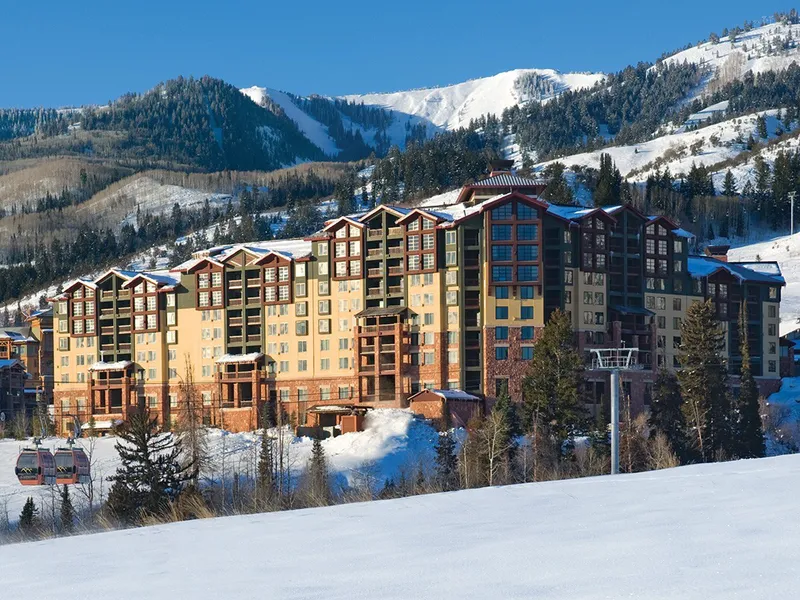 Grand Summit Resort Hotel Exterior