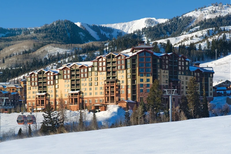 Grand Summit Resort Hotel Exterior
