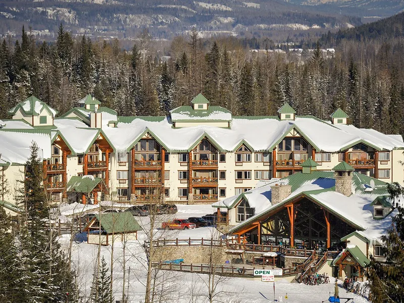 Lizard Creek Lodge Exterior