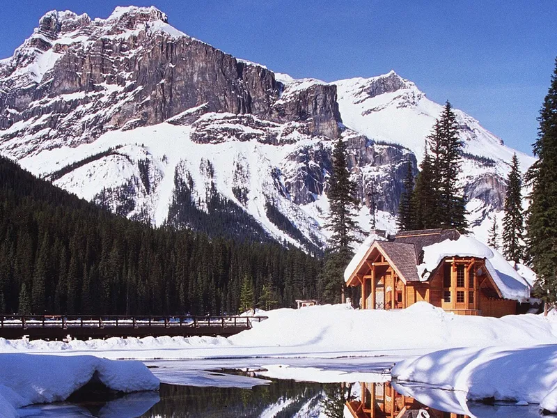 Emerald Lake Lodge Exterior