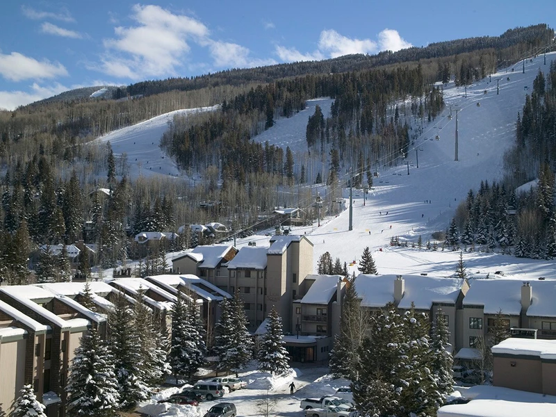 Lion Square Lodge Exterior