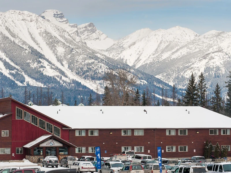 Fernie Slopeside Lodge Exterior