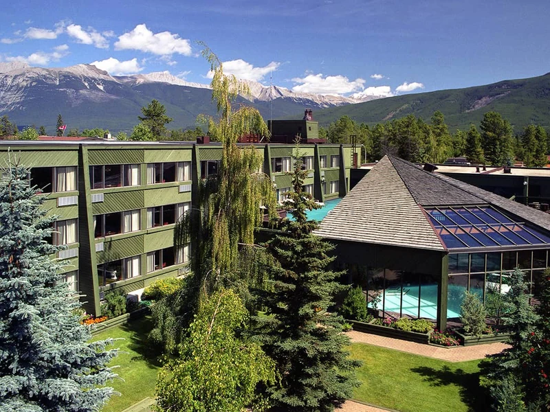 Chateau Jasper Exterior