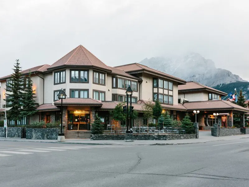 Elk and Avenue Exterior