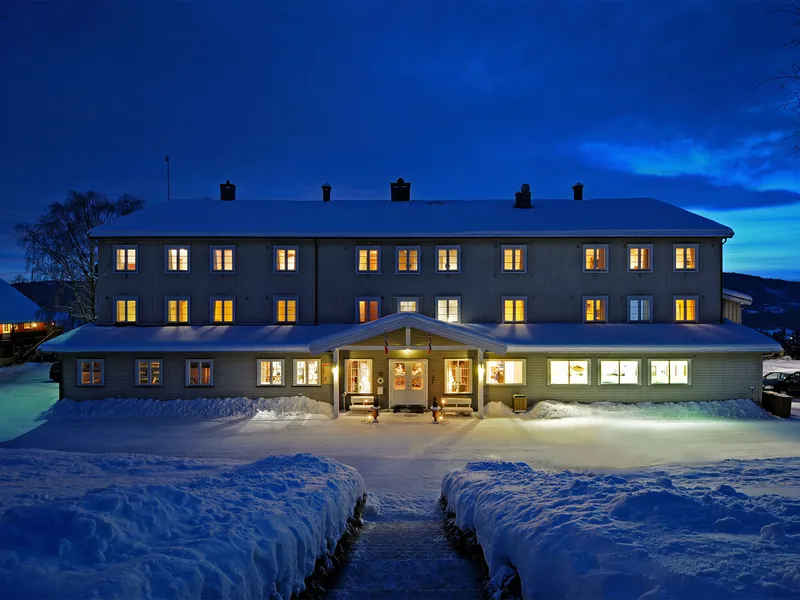 Nermo Hotel Exterior Night