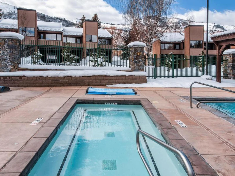 Park Avenue Condos - Pool