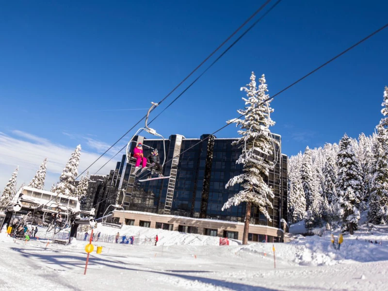 Everline Resort and Spa - Resort chair lift