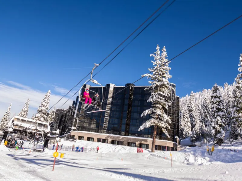 Everline Resort and Spa - Resort chair lift