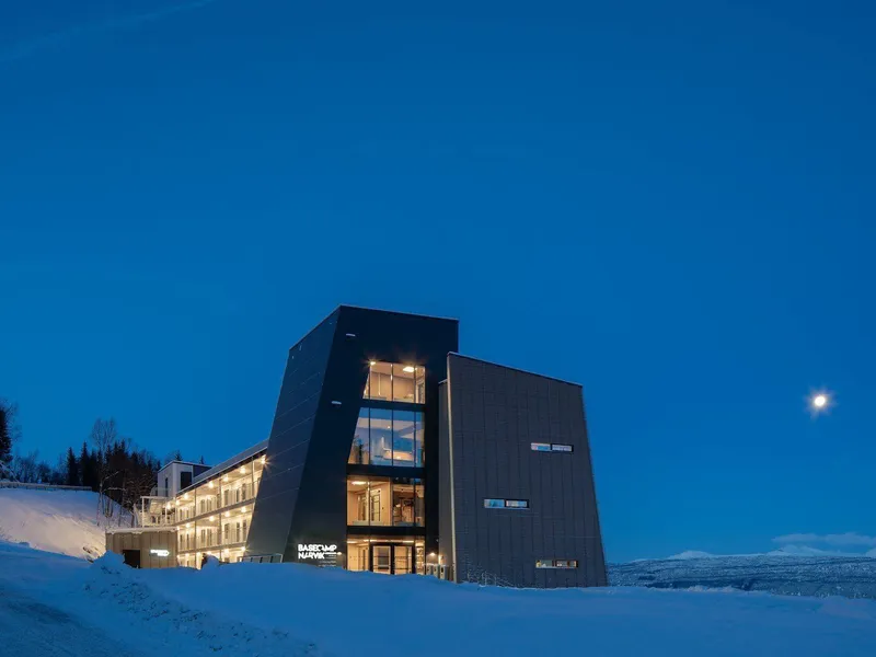 Basecamp Narvik - Exterior at Night