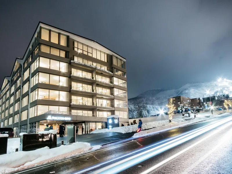 The Maples Niseko - Exterior at Night