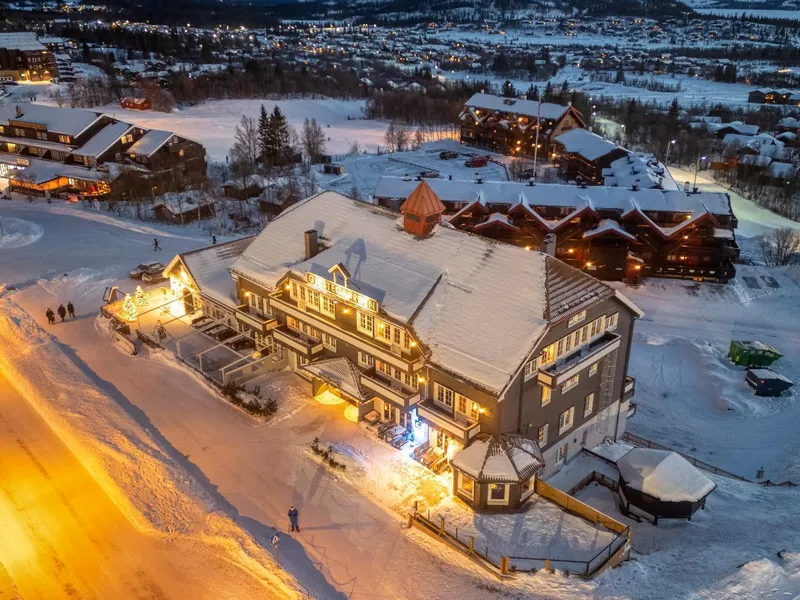 Beitostølen - Gjestergaarden Nighttime External © Beitostølen Resort